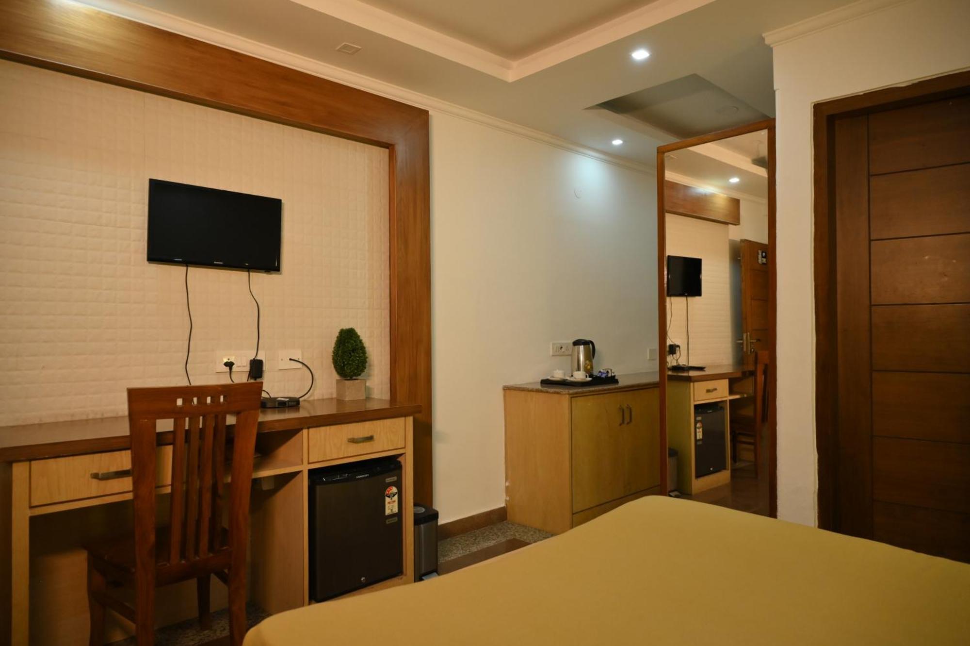 Hotel Dhauladhar Heights Dharamshala Exterior foto